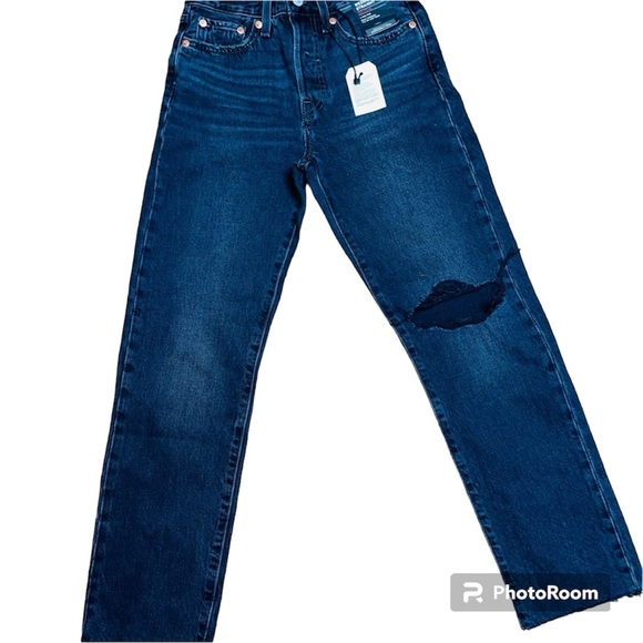 Brand new premium wedgie cut distressed Levi’s size 26x24 - Picture 2 of 9